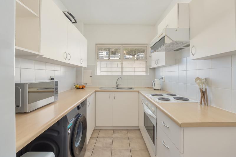 To Let 1 Bedroom Property for Rent in Sea Point Western Cape